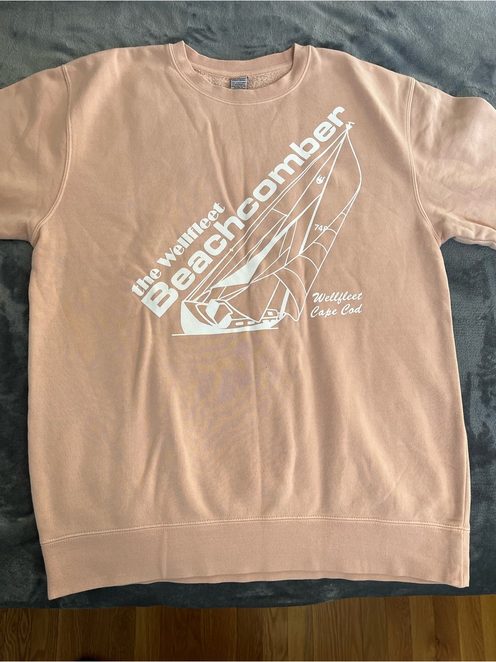 The Beachcomber, Cape Cod, Peach 80% Cotton/20% Polyester Sweatshirt,Size Large